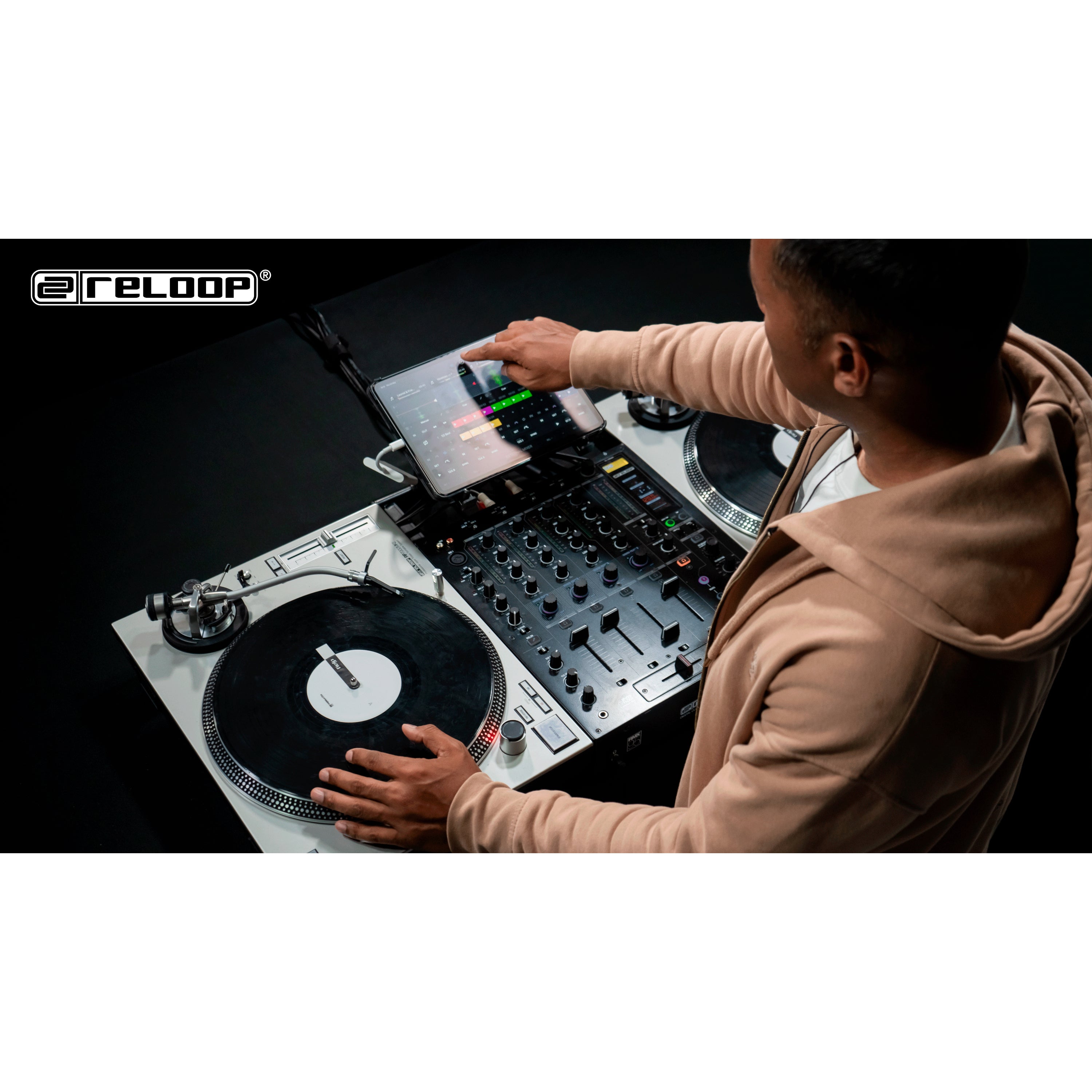 Reloop RMX-95 4+1 kanaals digitale clubmixer