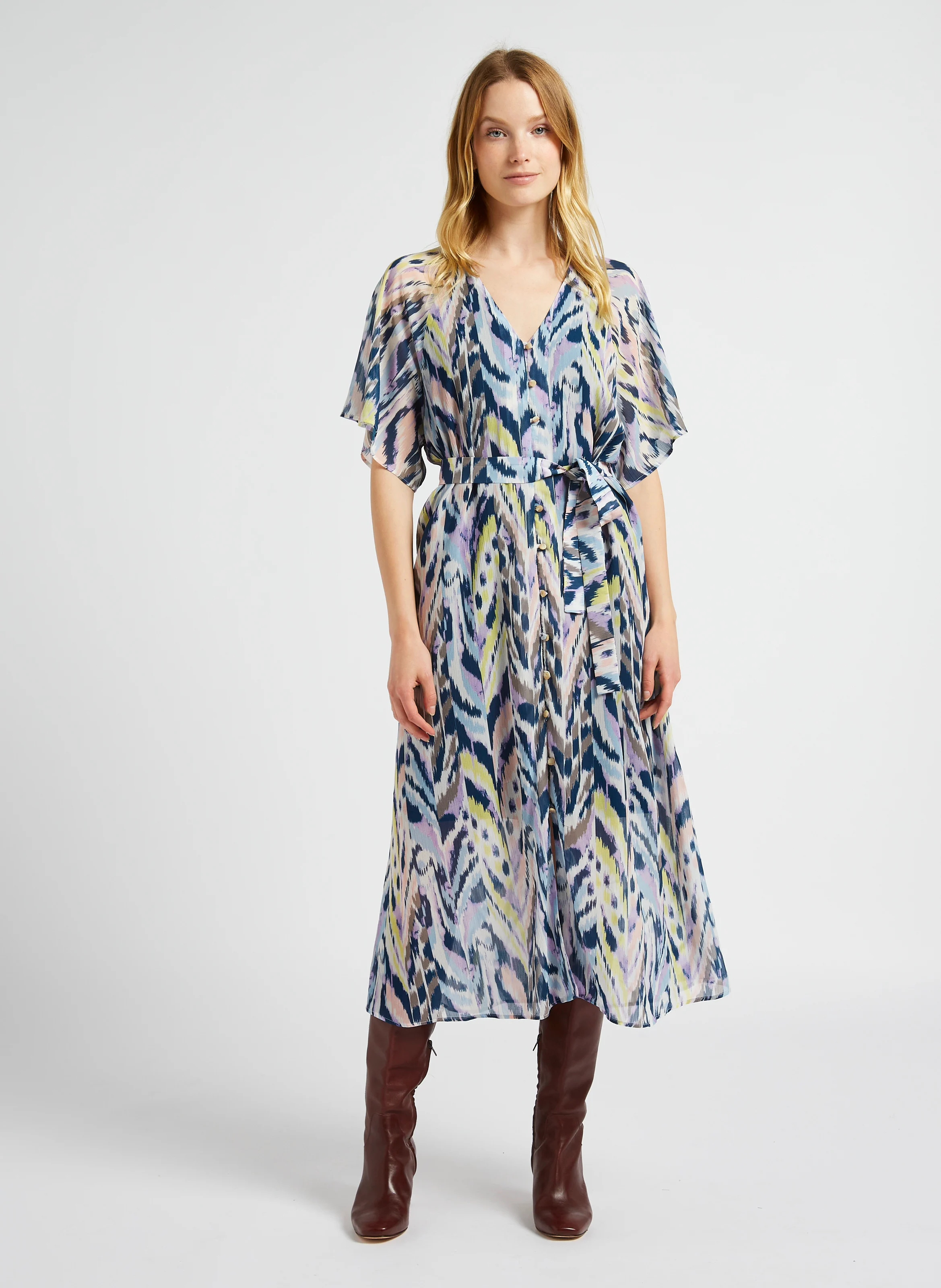 RADKA - Robe longue évasée à col V | Blanc
