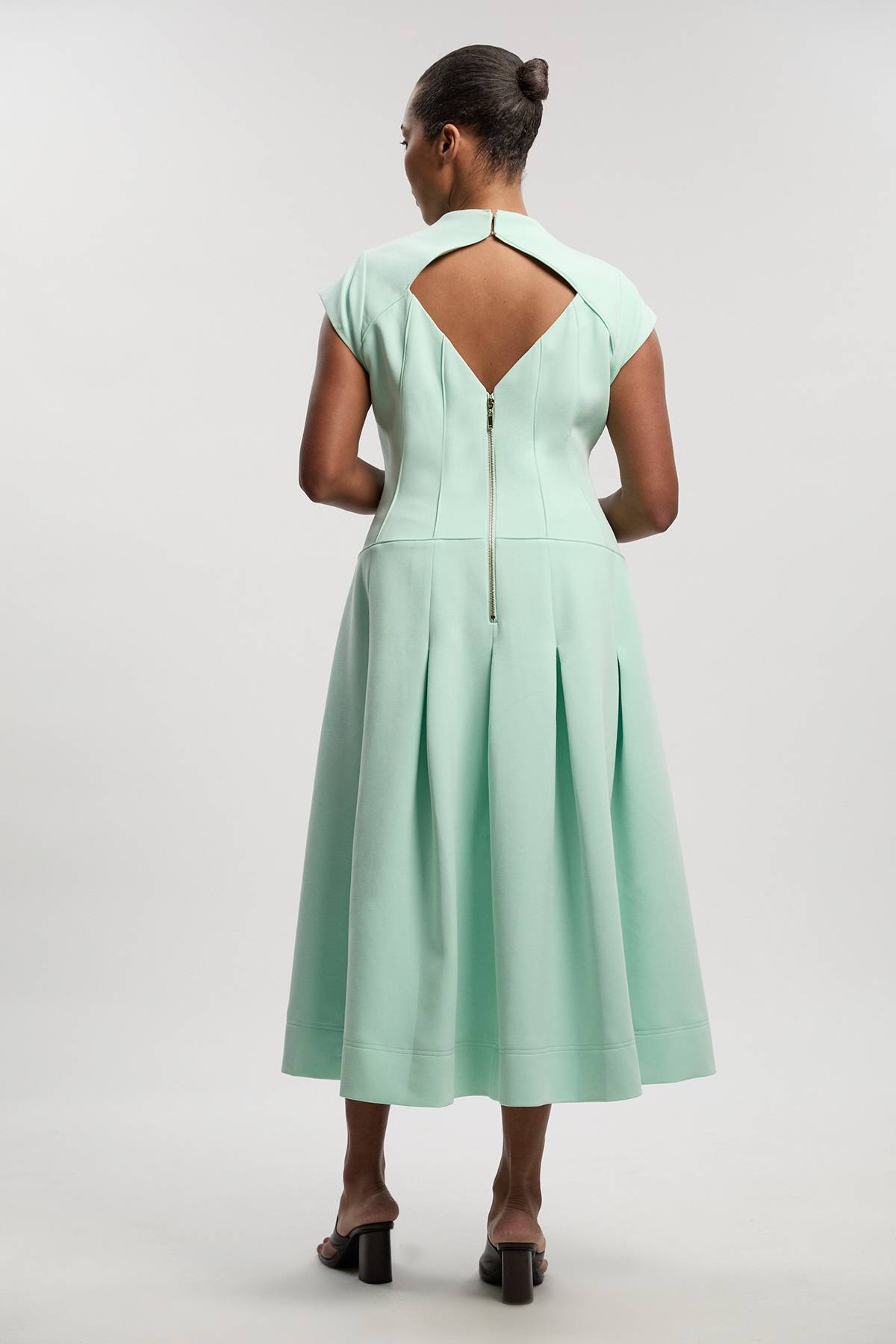 KarenMillen Robe Midi Évasée Grande Taille À Taille Basse En Tissu Stretch Compact