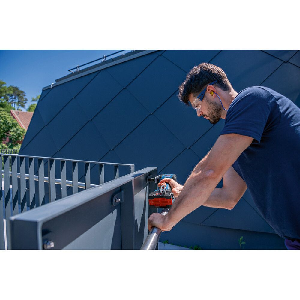 MUTTERTREKKER BOSCH GDS 18V-330 HC BLÅ UTEN BATTERI OG LADER