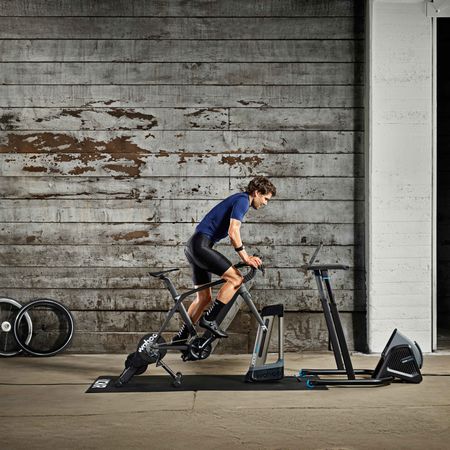 KICKR CORE interaktiver Hometrainer, Direktantrieb  schwarz