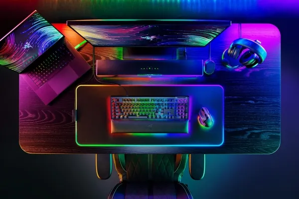 Razer BlackWidow V4 Pro - Tastatur - backlit - USB - QWERTY - USA - tastkontakt: Razer Yellow