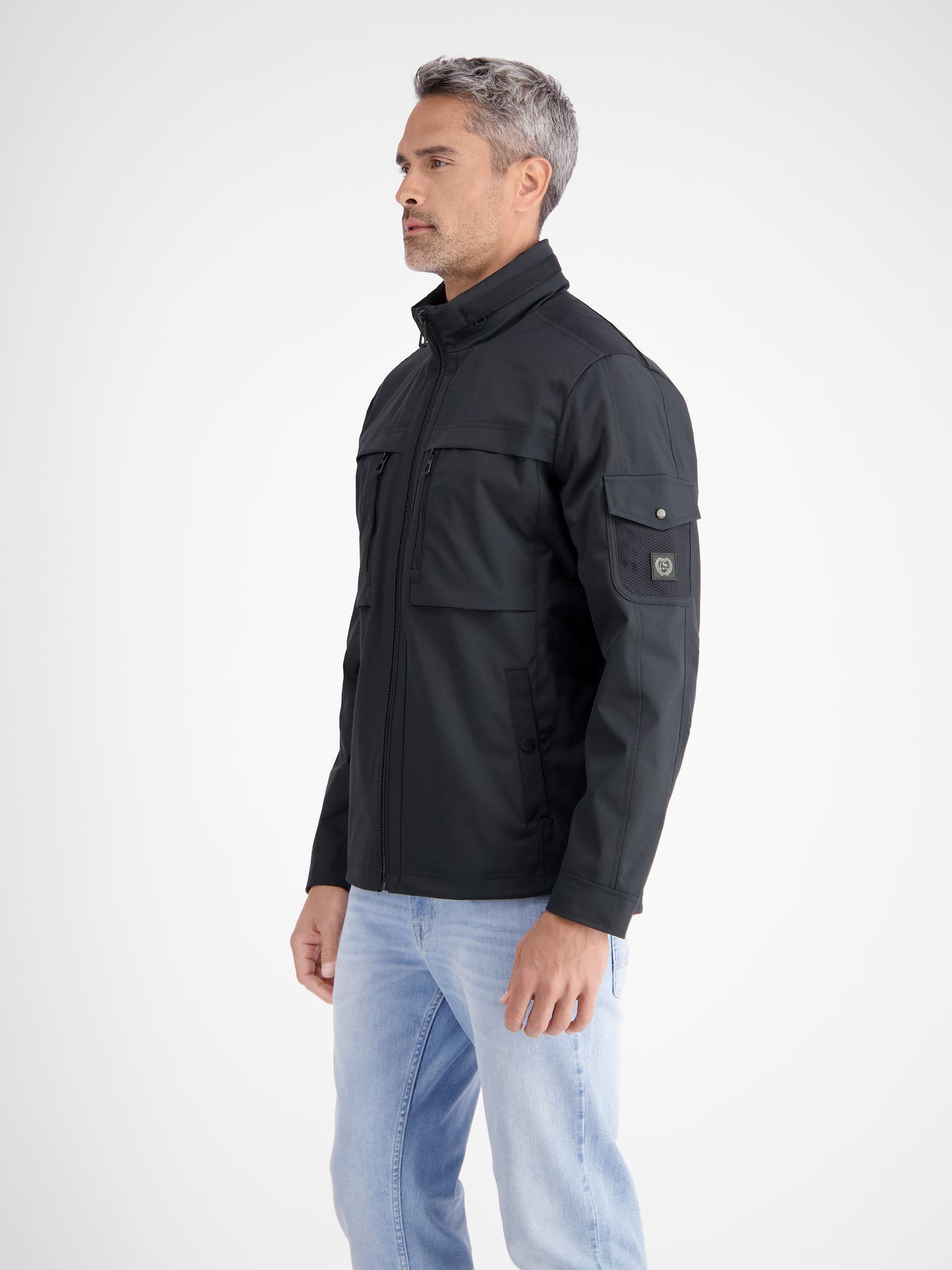 Outdoor-Funktionsjacke in Tech-Shellfabric, atmungsaktiv, wasser- und windabweisend