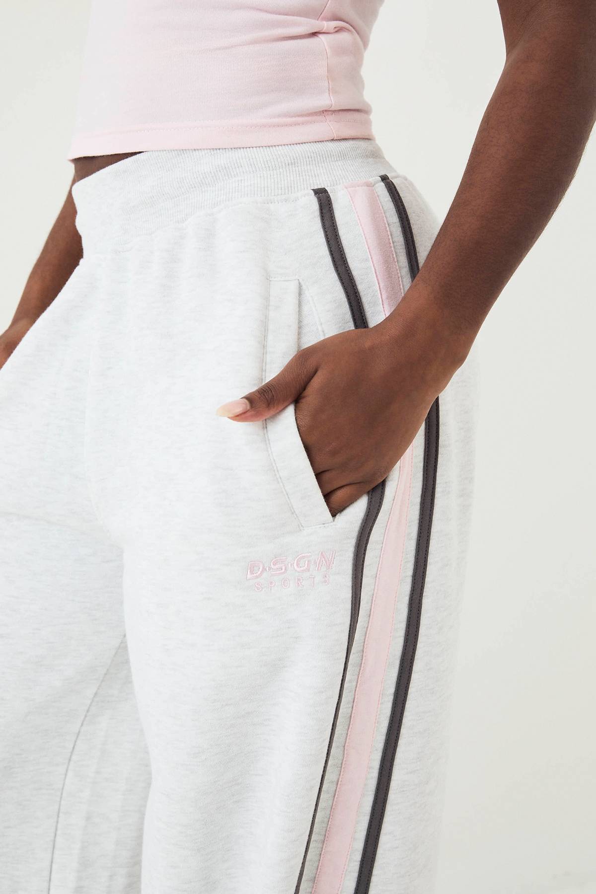 Jogging DSGN Studio Sport à Jambes Droites avec Blocs de Couleur