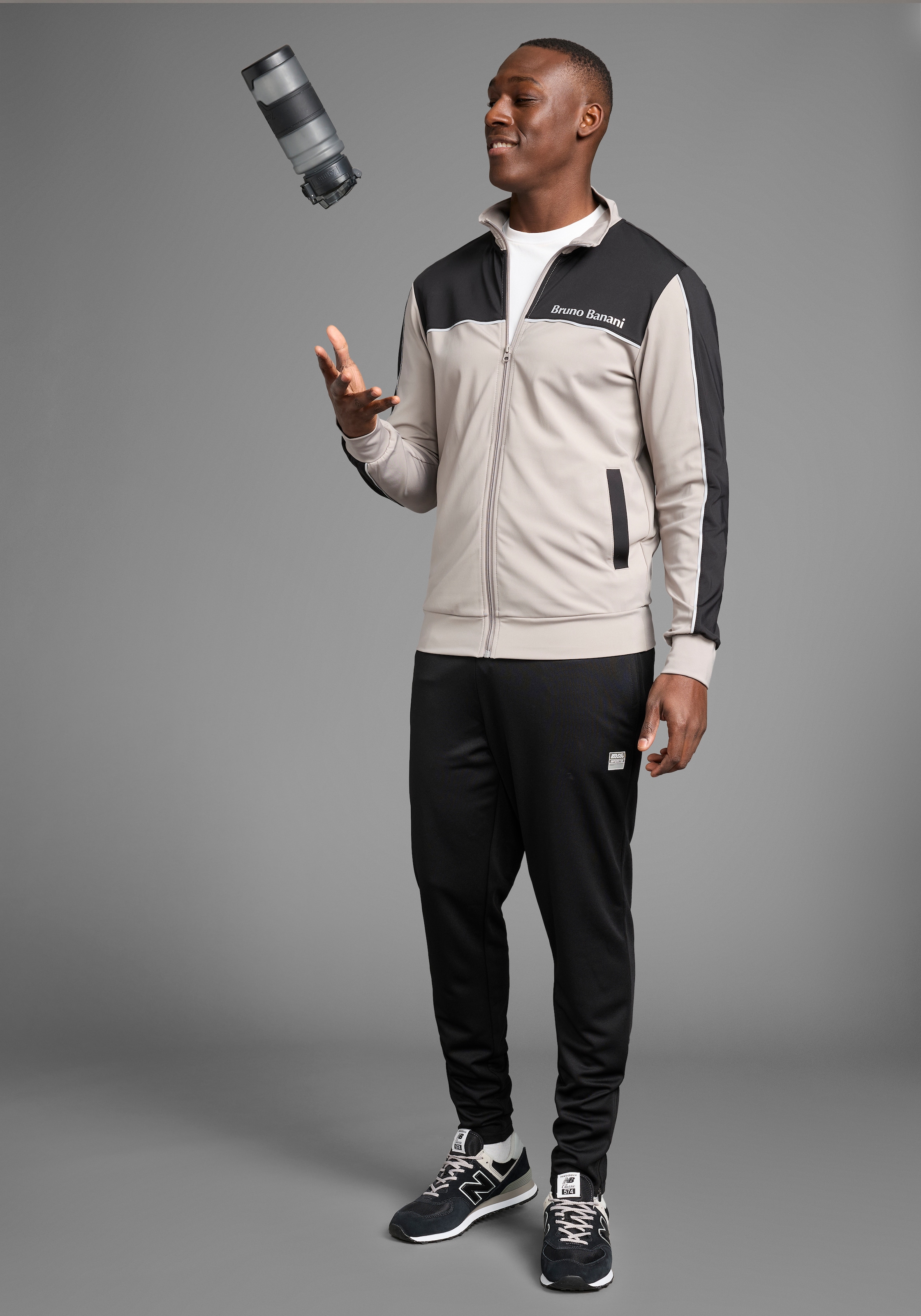 Bruno Banani Sweatjacke , mit Reflektorstreifen in Teilungsnähten