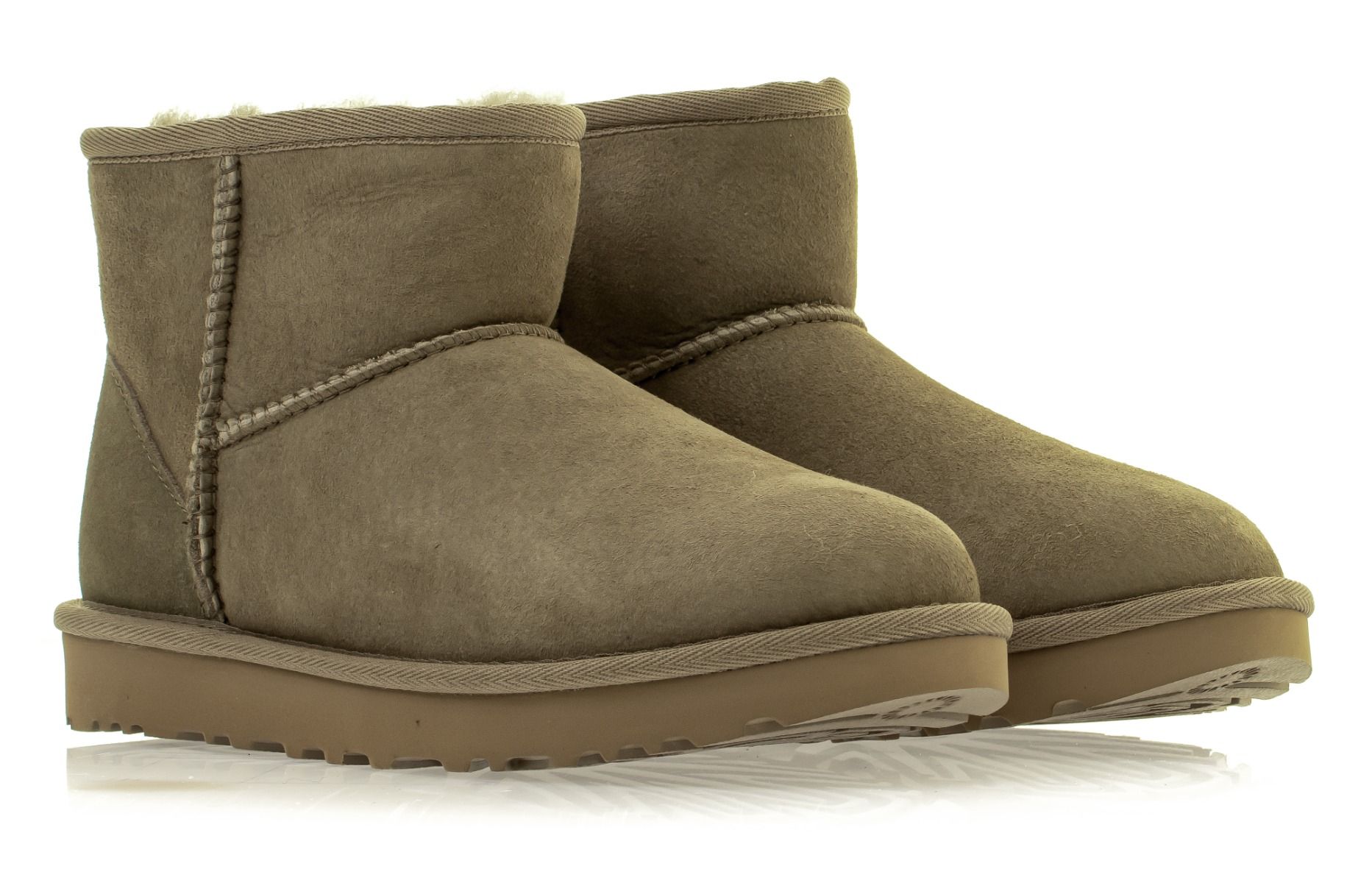 UGG Classic Mini II