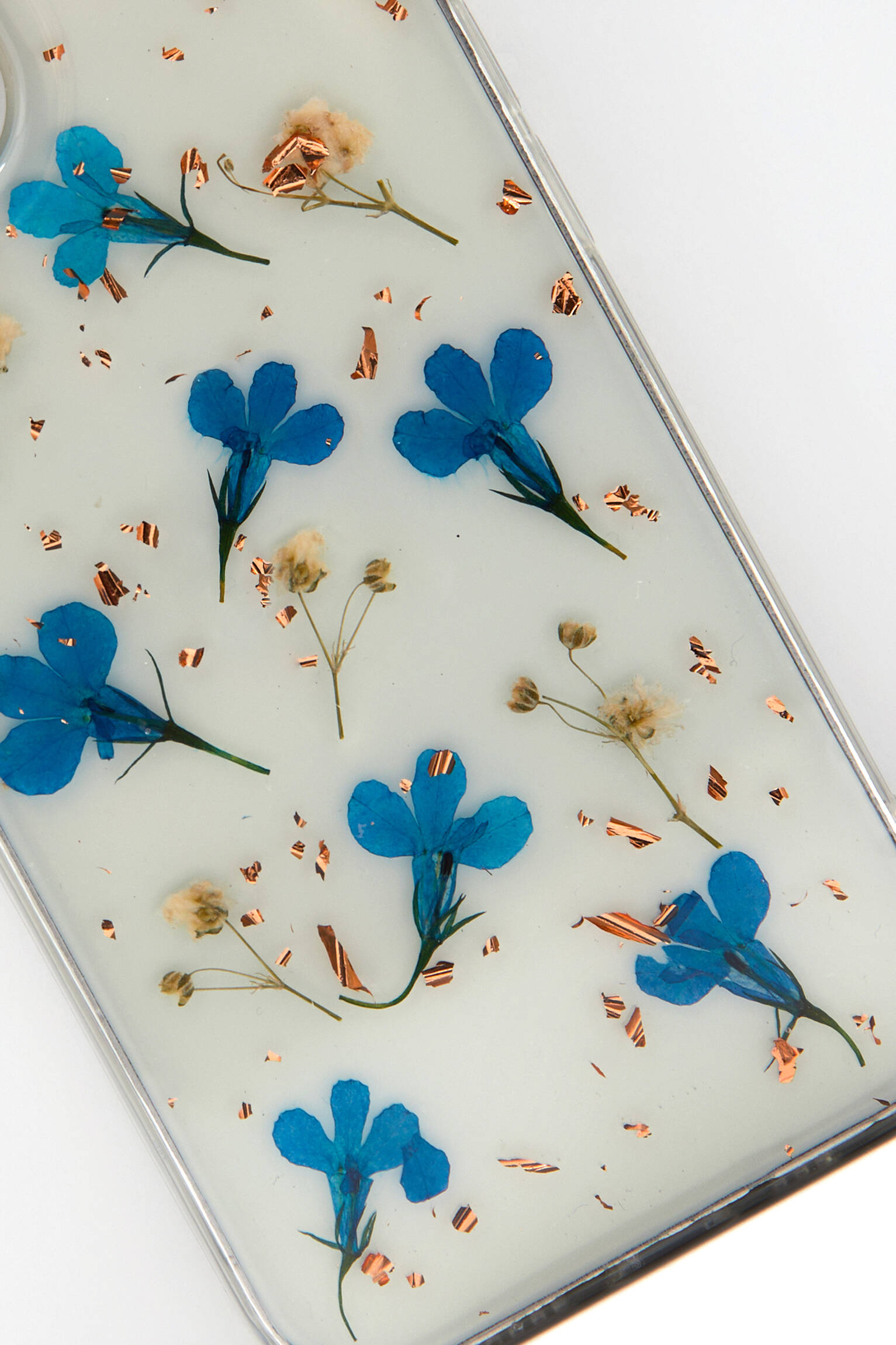 CAPA PARA IPHONE COM FLORES SECAS - AZUL