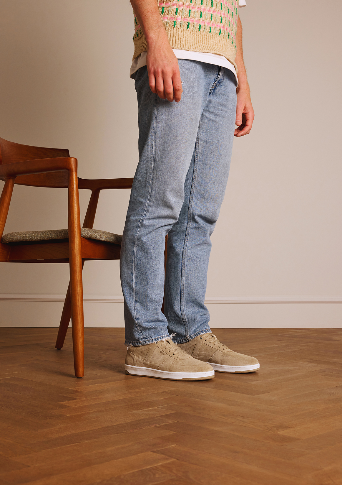 Beige suède sneakers