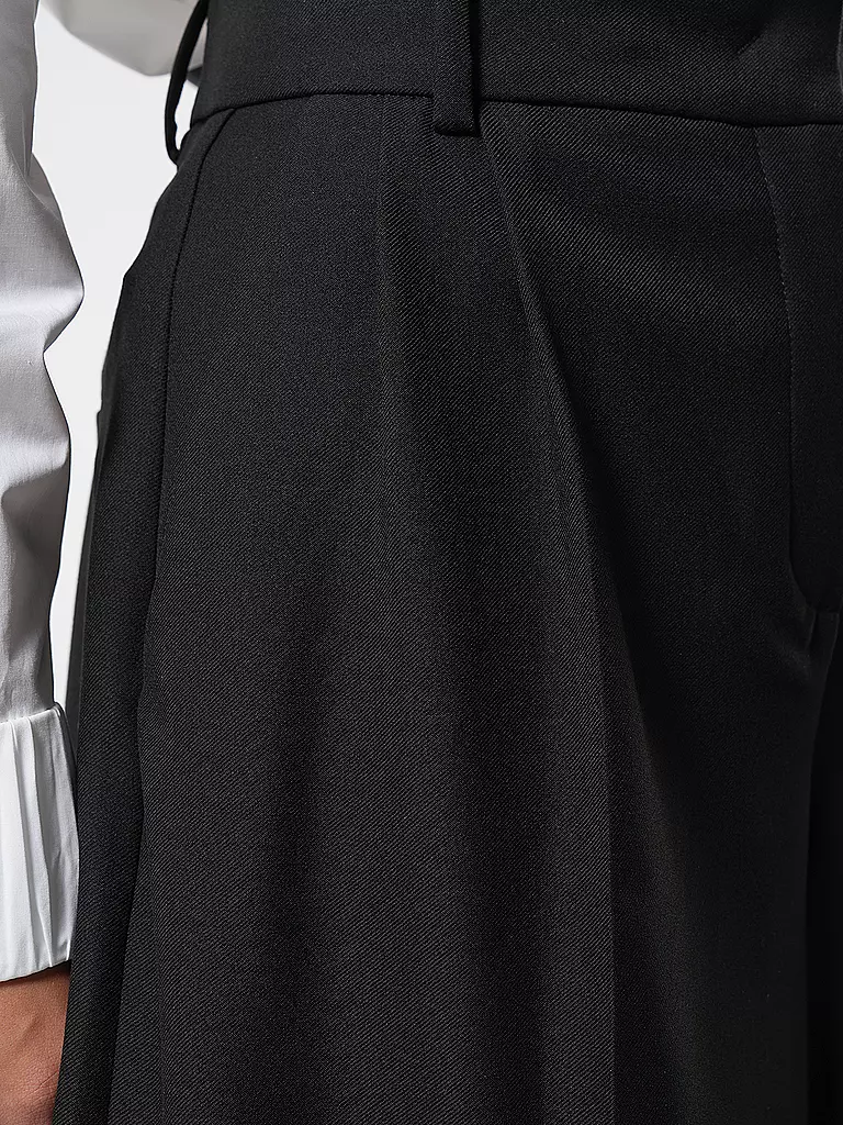 RIANI Shorts schwarz