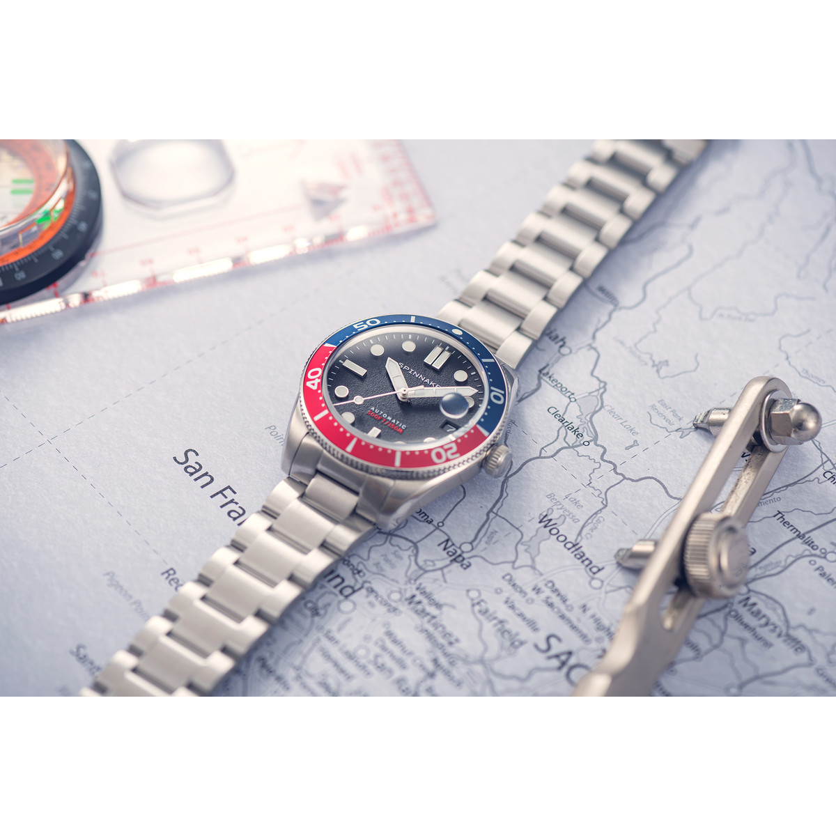 Montre SPINNAKER Croft Mid Size homme automatique bracelet acier argent
