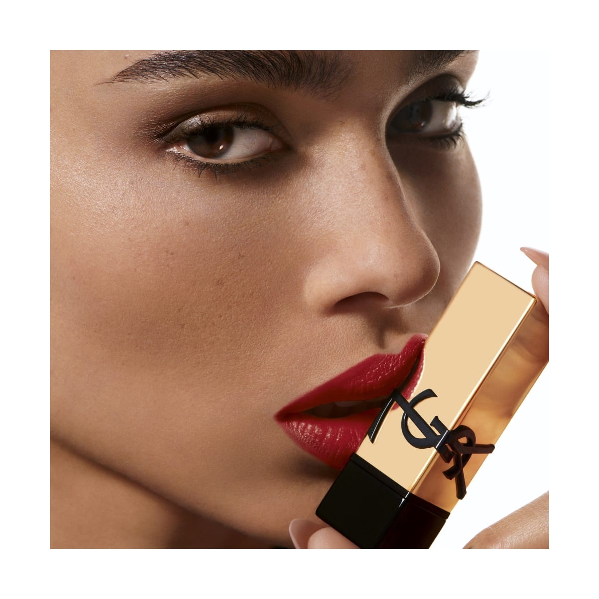 YVES SAINT LAURENT Rouge Pur Couture Rouge à lèvres fini satin - Couleur intense et confort