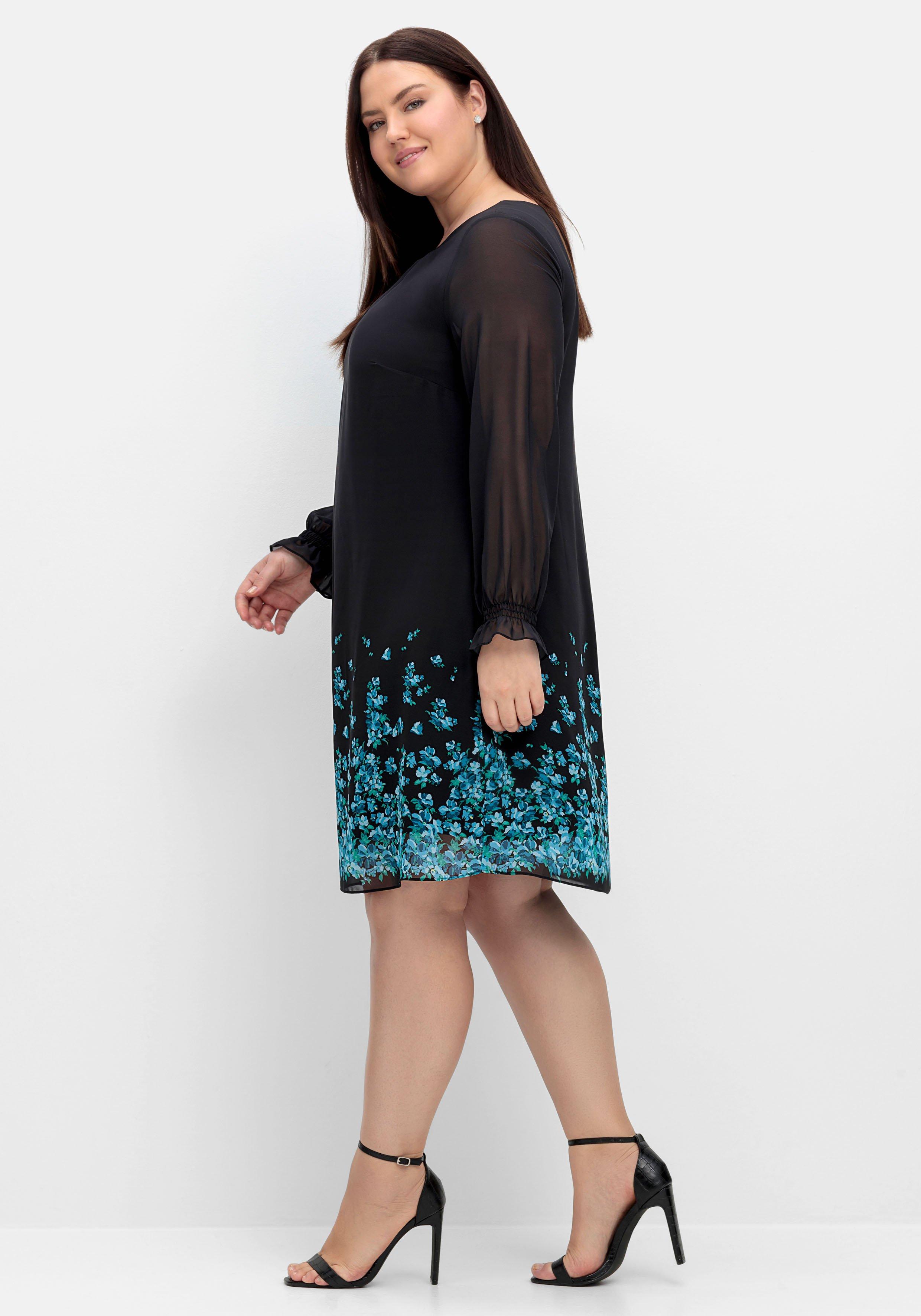 Kurzes Chiffonkleid mit Blumendruck am Saum