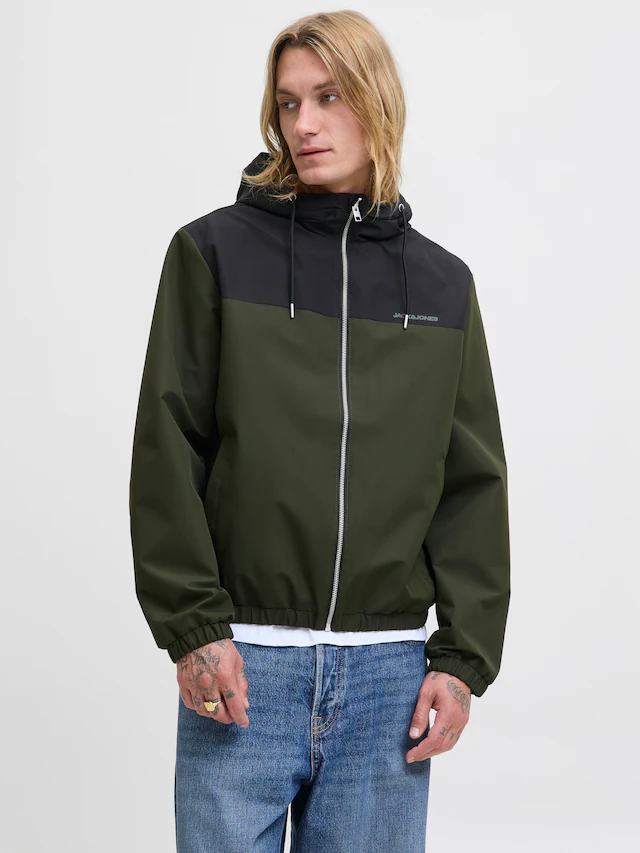 Jack & Jones Blouson »JJELEGACY LIGHT JACKET HOOD NOOS« mit Kapuze mit Logo Schriftzug