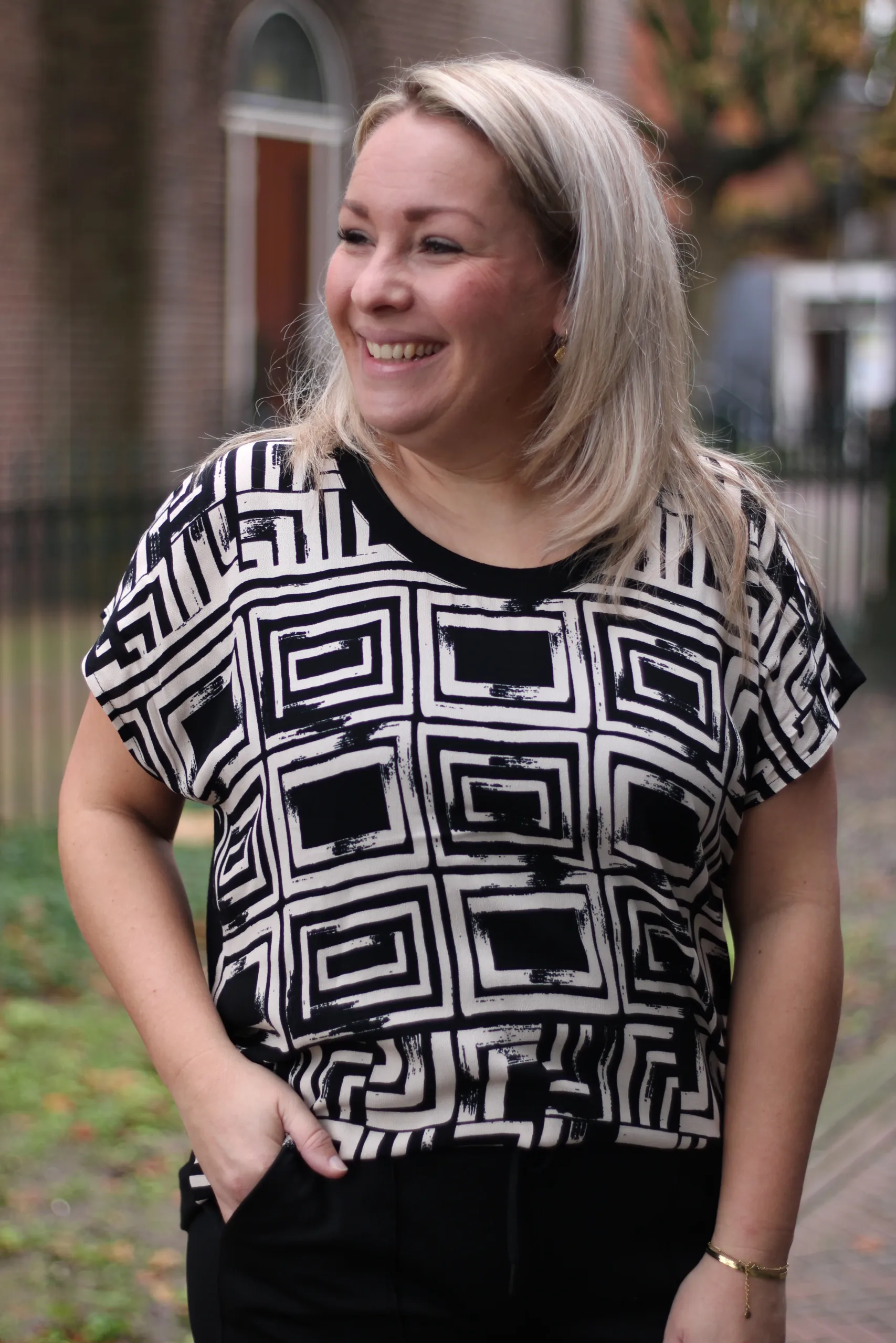 Culture - Kate Capsleeve - Black/Creme