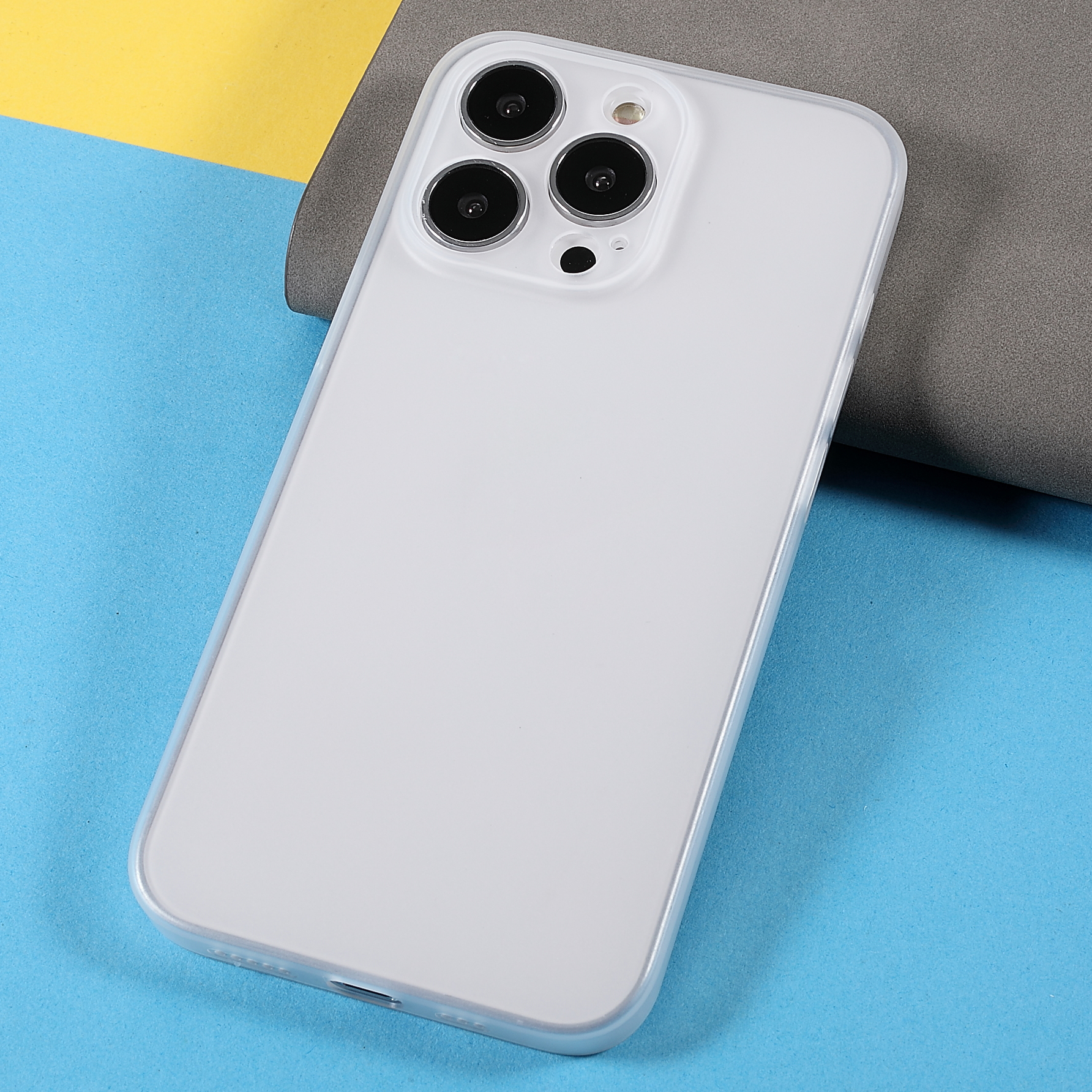 iPhone 13 Pro Kunststoff Hülle Case Ultra Thin 0.45 mm - Weiss / Transparent (Matt)