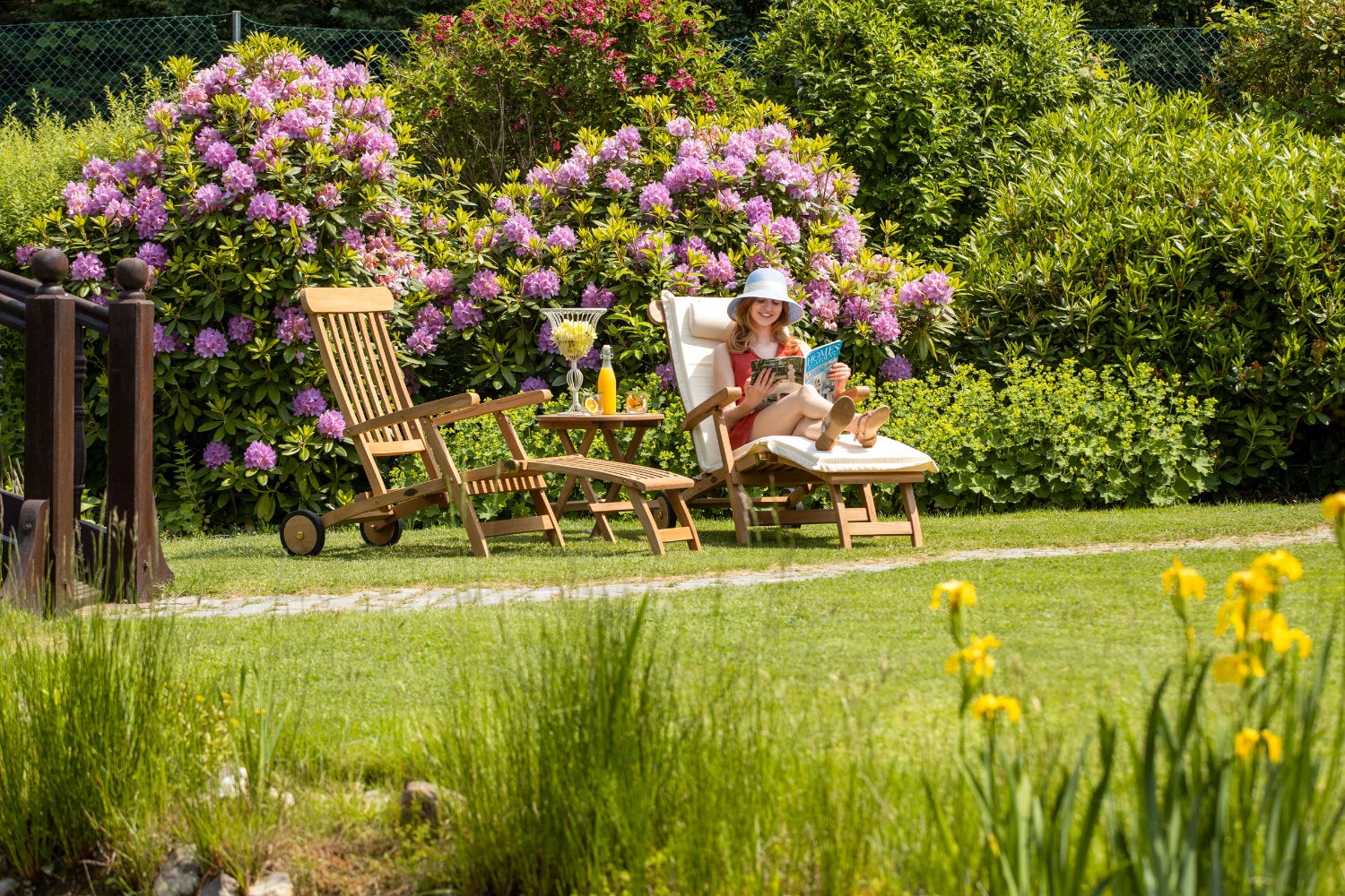 Teakhouten ligstoel, tuinligstoel, zonnebed met armleuningen, wielen, opvouwbaar, premium