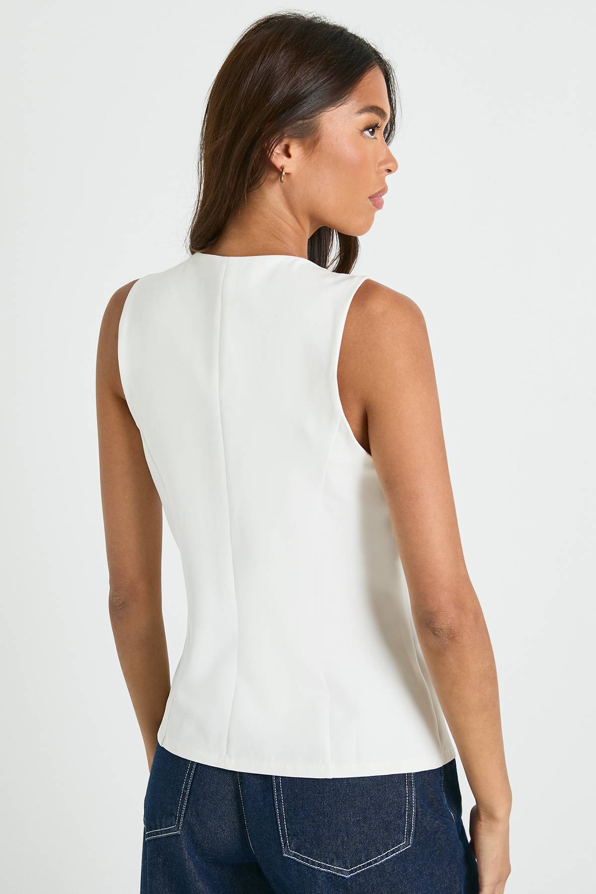 boohoo Gilet cintré sur mesure avec détails en garniture de boutons