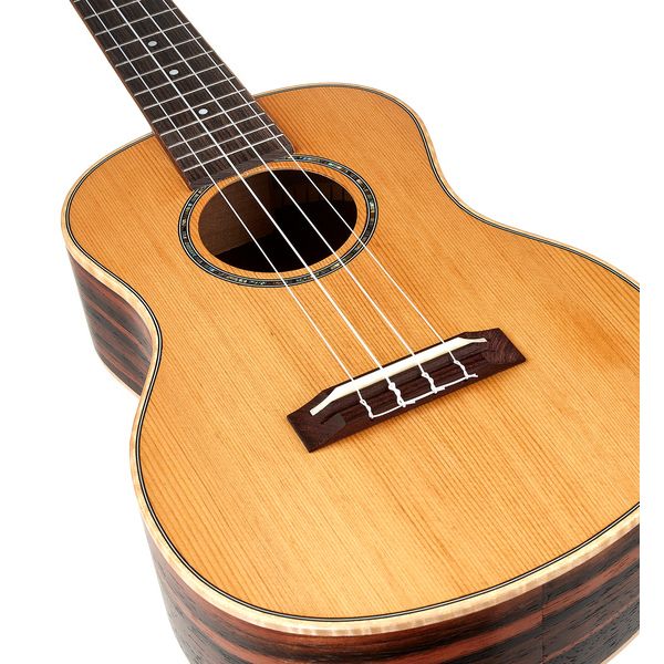 Harley Benton Hawaii Cedar Tenor Bundle