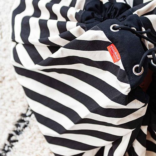 play&go speelkleed en opbergzak noomad - stripes black