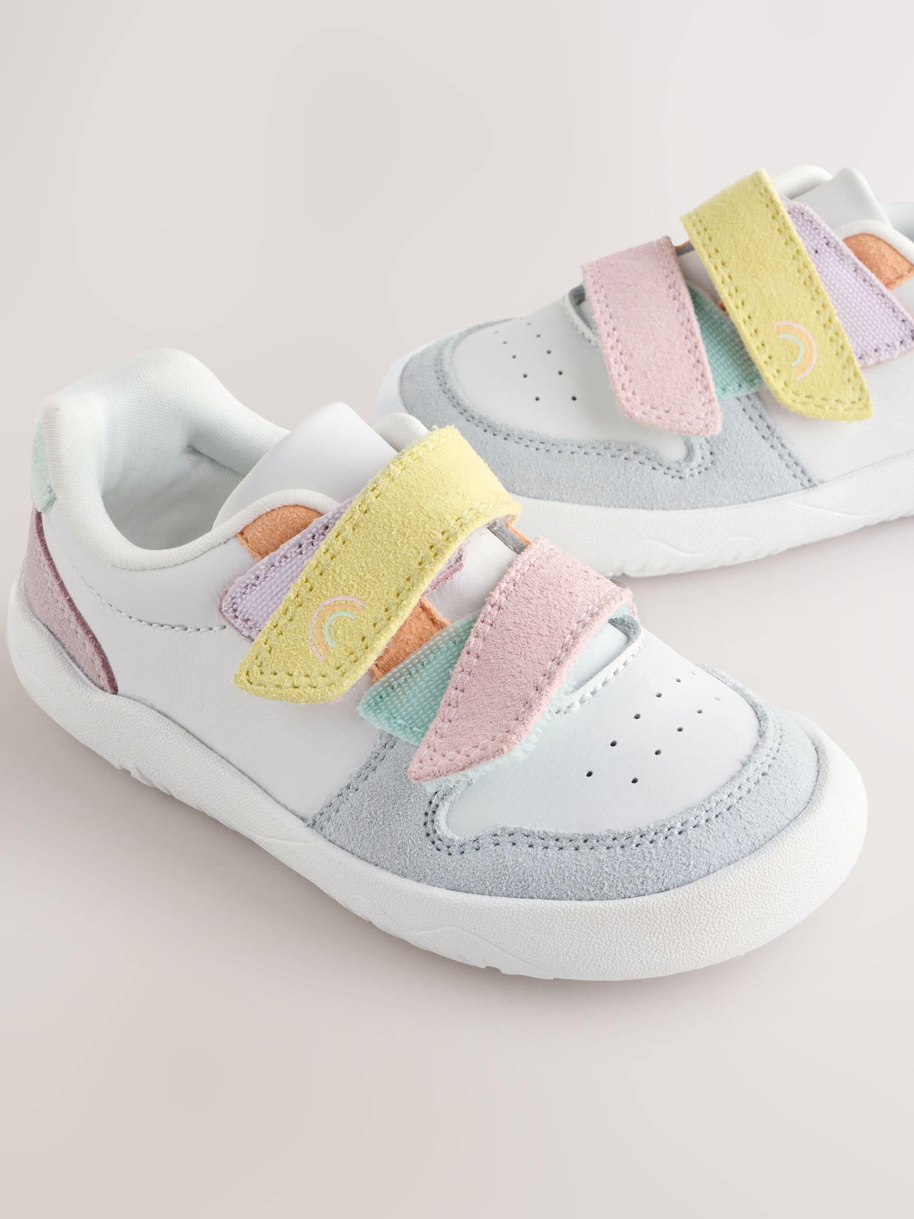 Pastelkleurig - Barefoot leren trainers met klittenbandsluiting