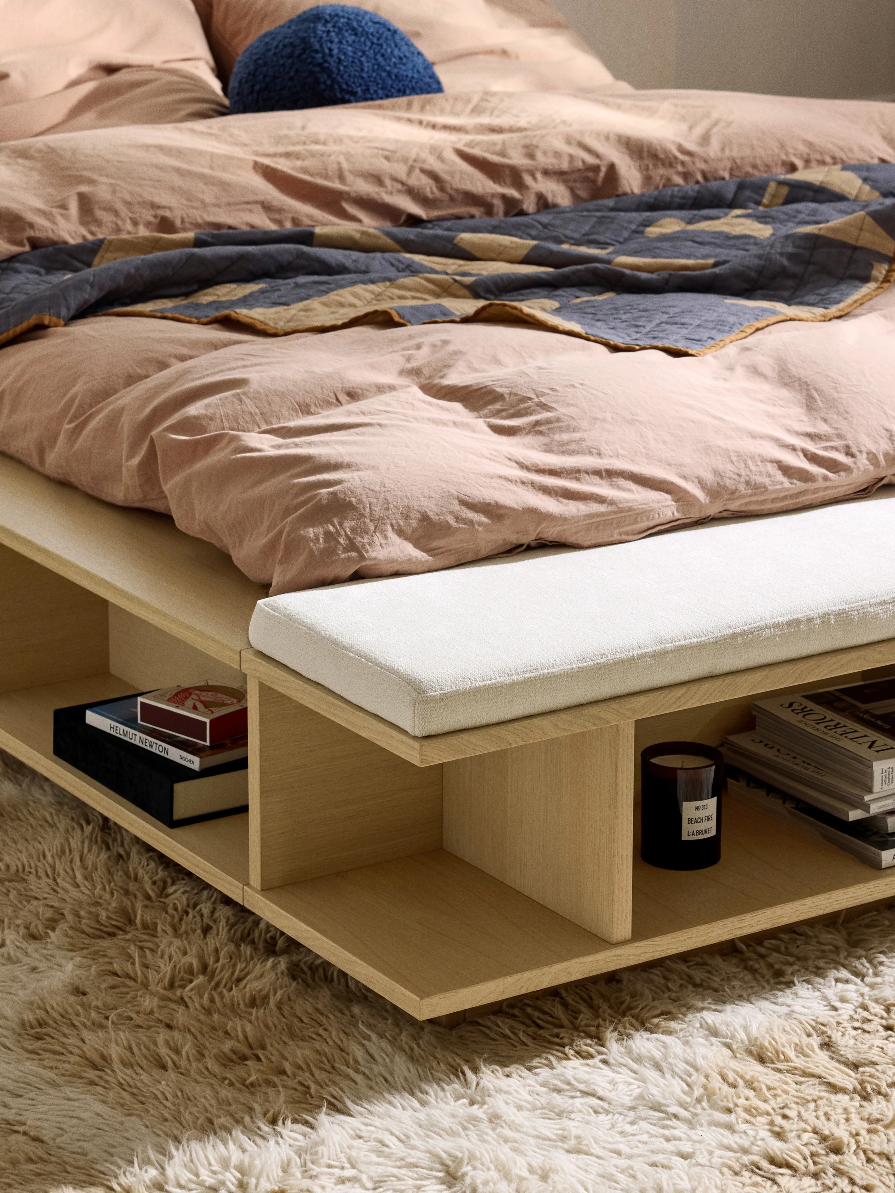 Houten bed Clark met bank en zijplanken