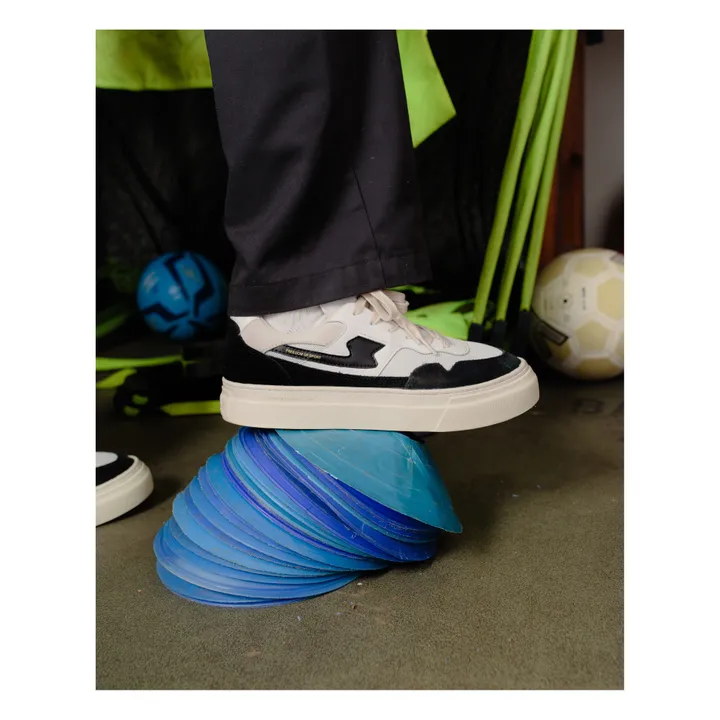Stepney Workers Club Baskets Pearl S-Strike | Blanc