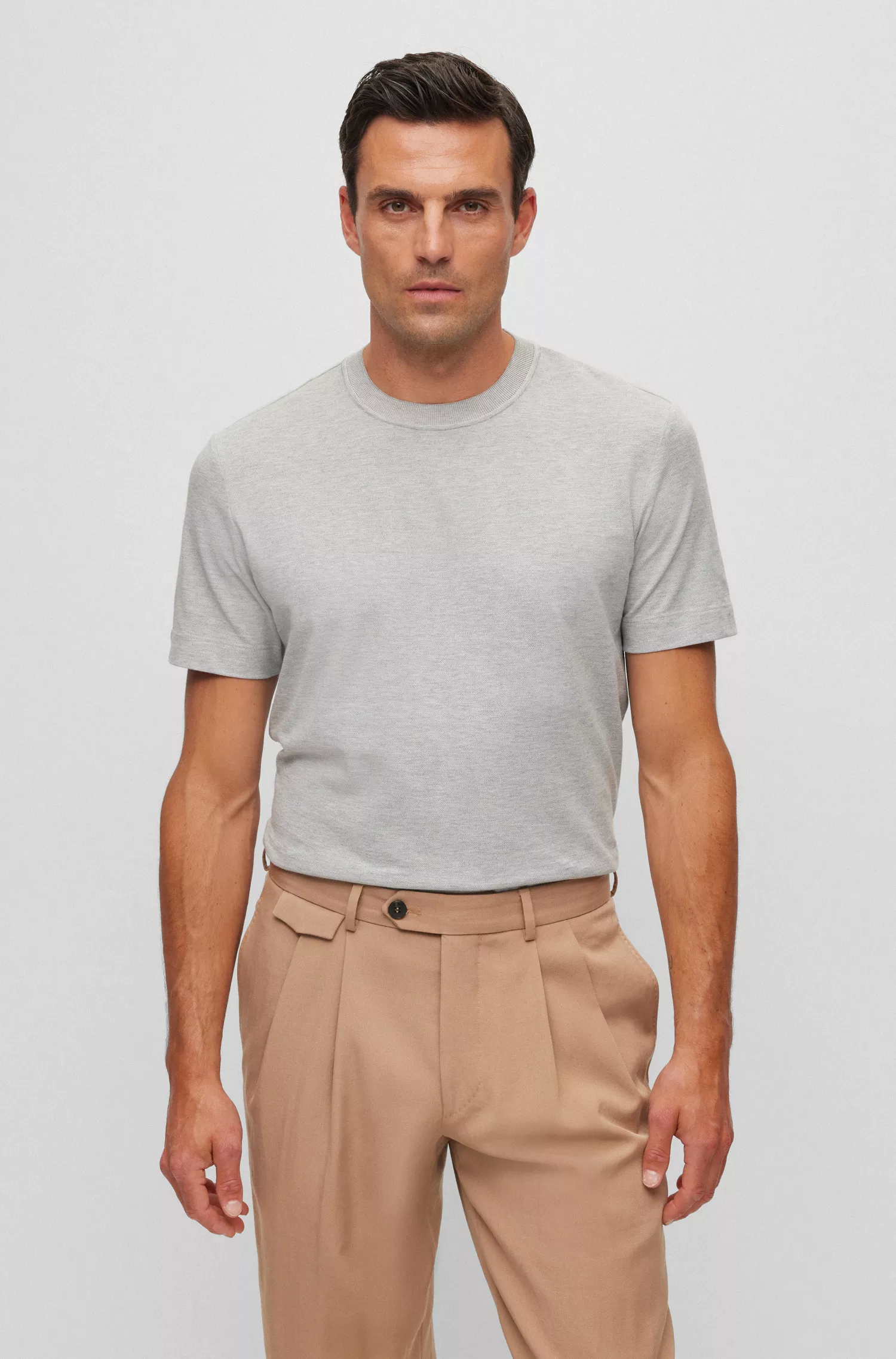 Camiseta BOSS em camurça, algodão e cashmere com acabamento mercerizado.