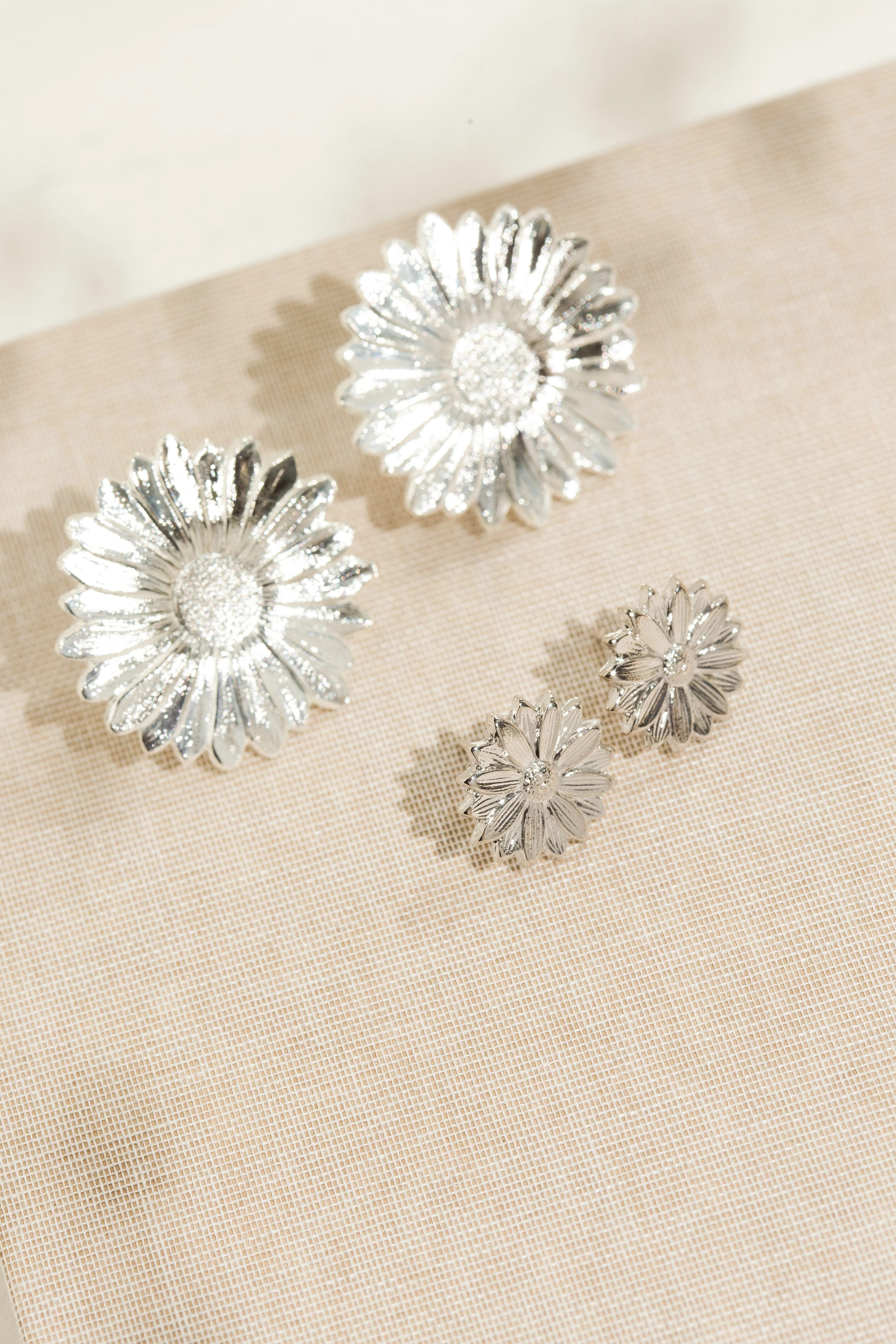 MAÏA - Boucles d'oreilles puces fleurs plaqué argent | Argent