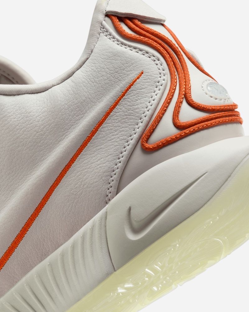 Chaussures de basket Nike LeBron XXI pour homme