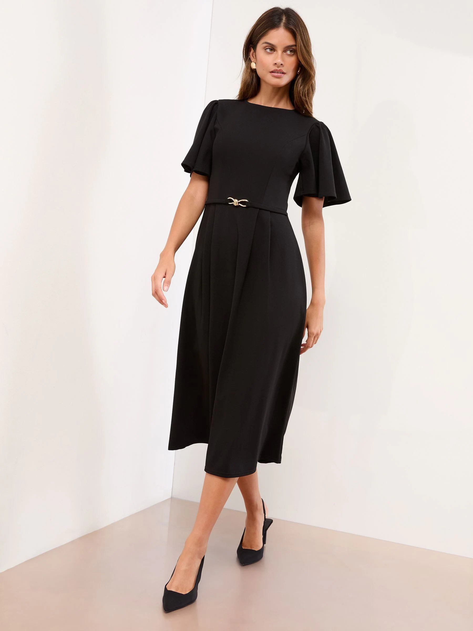 Zwart - Lipsy Crew Neck Short Sleeve Fit and Flare Midi Dress with Gold Trim Belt