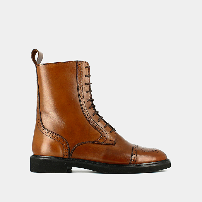 Bottines à bouts ronds et lacets  en cuir cognac