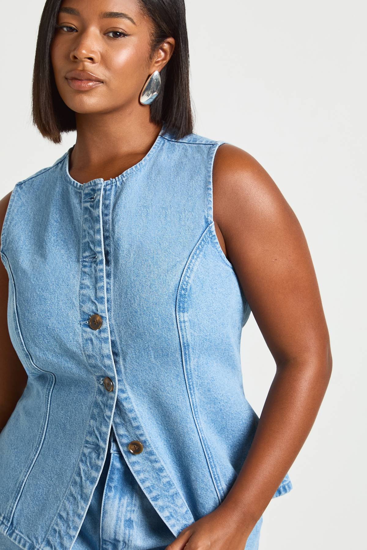 boohoo Gilet En Jean Grande Taille À Boutons En Corne