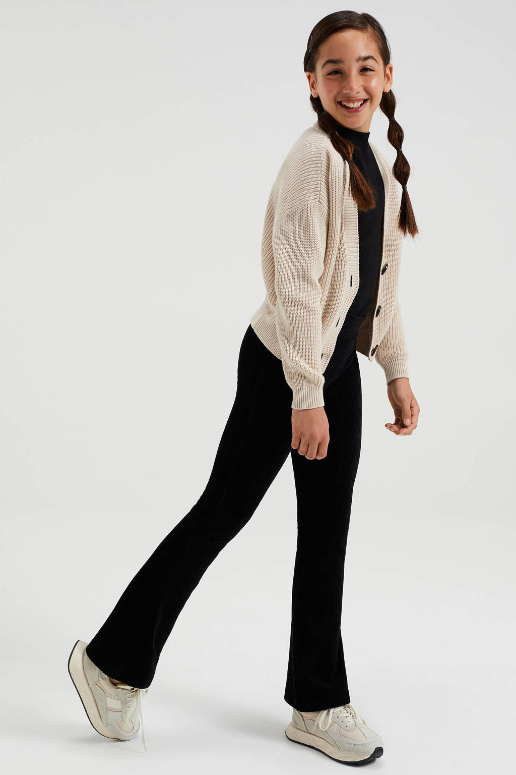 WE Fashion velours flared broek zwart