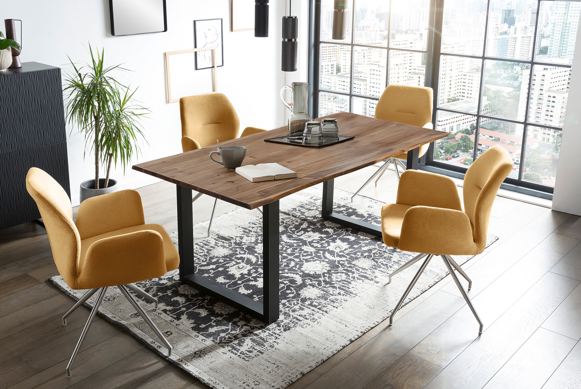 SalesFever Essgruppe »Stilvolle Sitzgruppe« Set, 5 Stk. tlg. Tischplatte behandelt mit OSMO Hartwachs-Öl in seidenmattem Finish