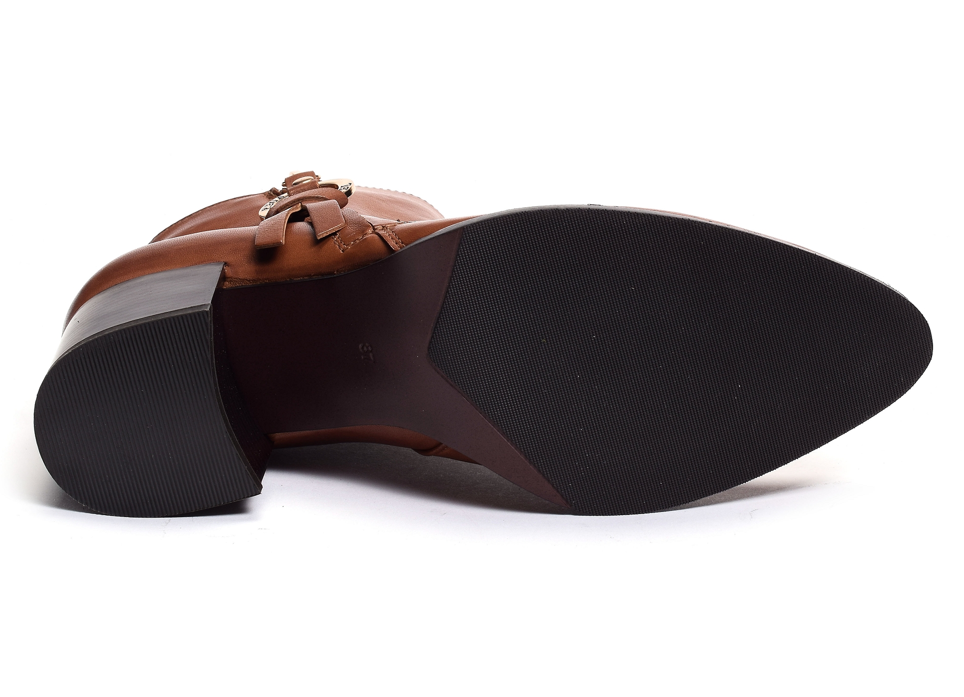 Taylor 01 camel
