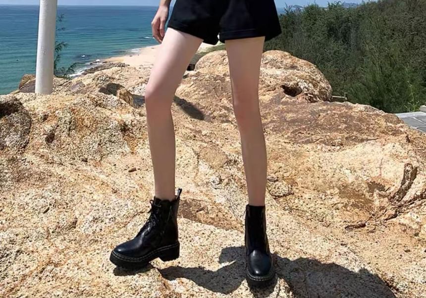 WIKPROM - Denim shorts met hoge taille