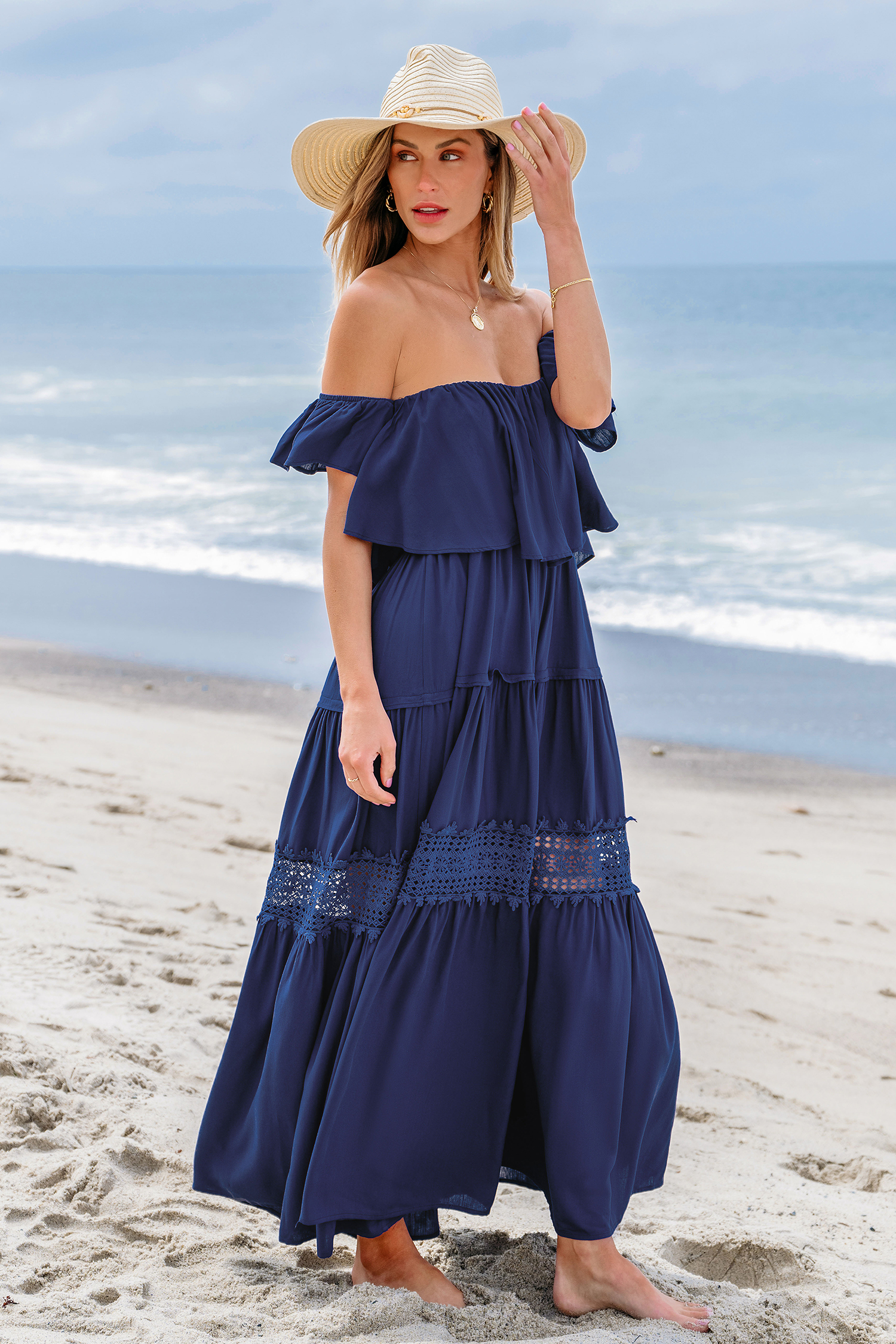 Robe maxi à épaules dénudées en dentelle