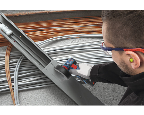 Bosch Professional GWS 12V-76 accu haakse slijper, inclusief 2 accu's (3 Ah) en lader