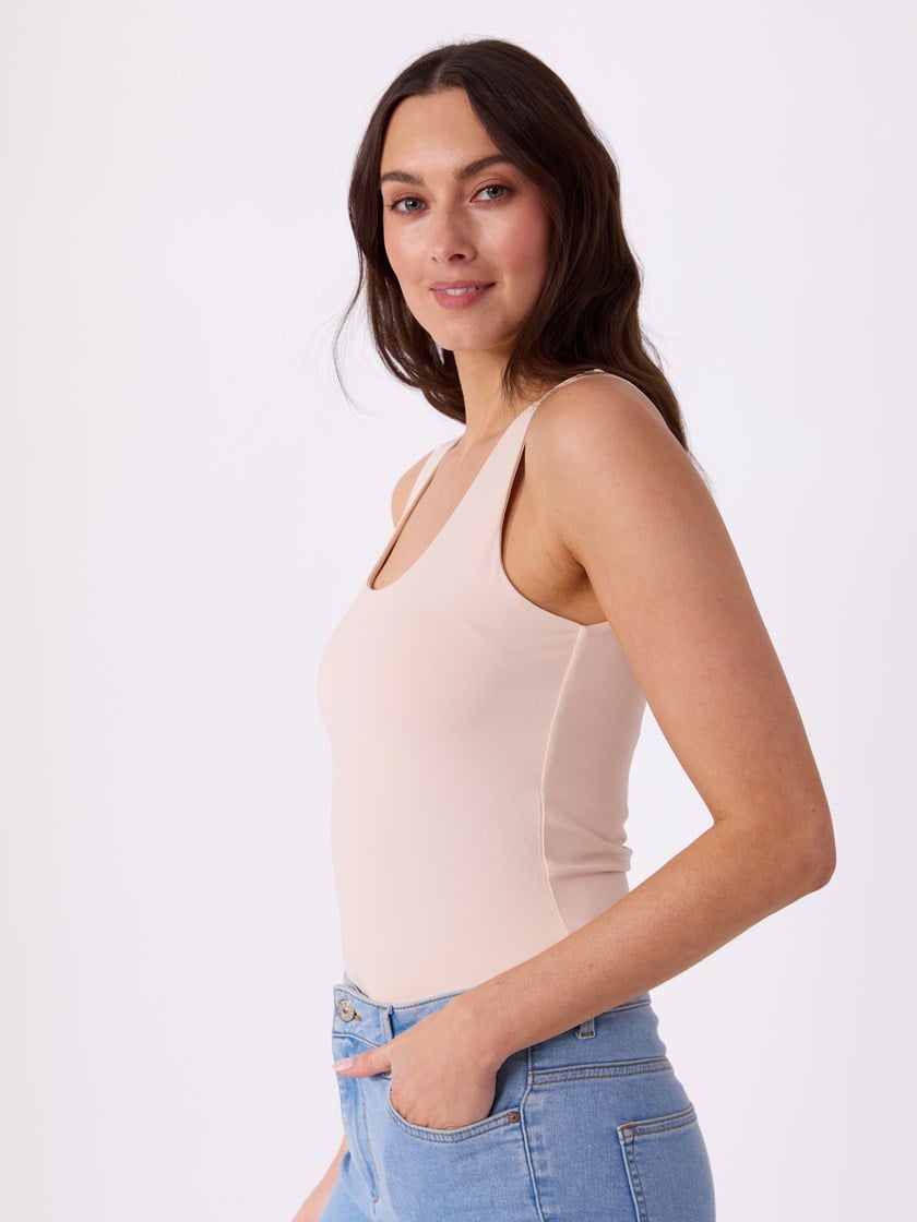 Helena singlet Mother of Pearl
