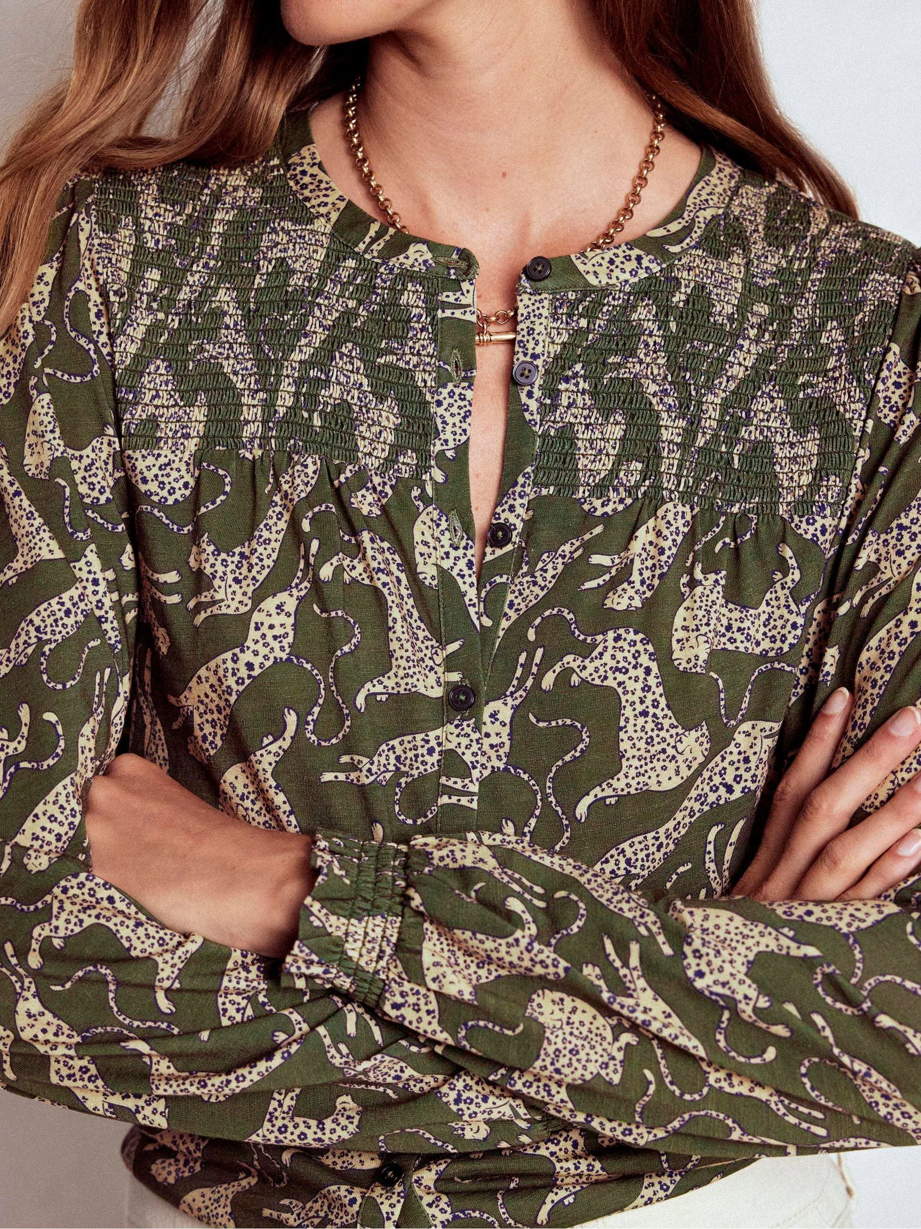 Groen - Boden Elsa Smocked Yoke Jersey Shirt