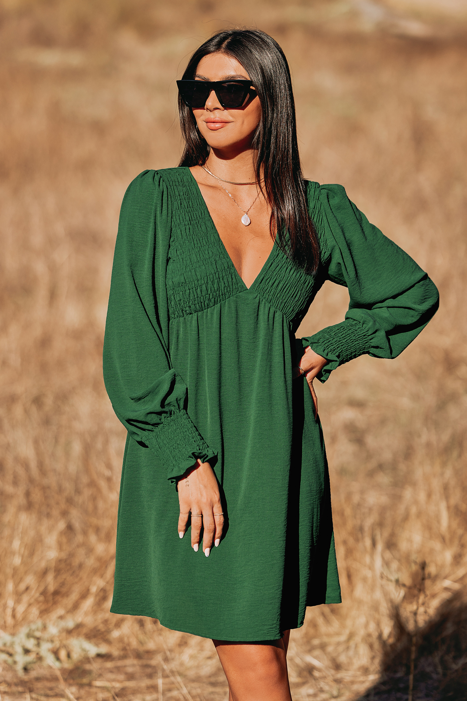 Robe à col en V et smocks