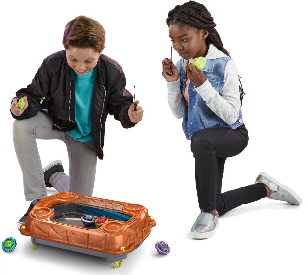 BEYBLADE QUADSTRIKE SET DE COMBAT GIE