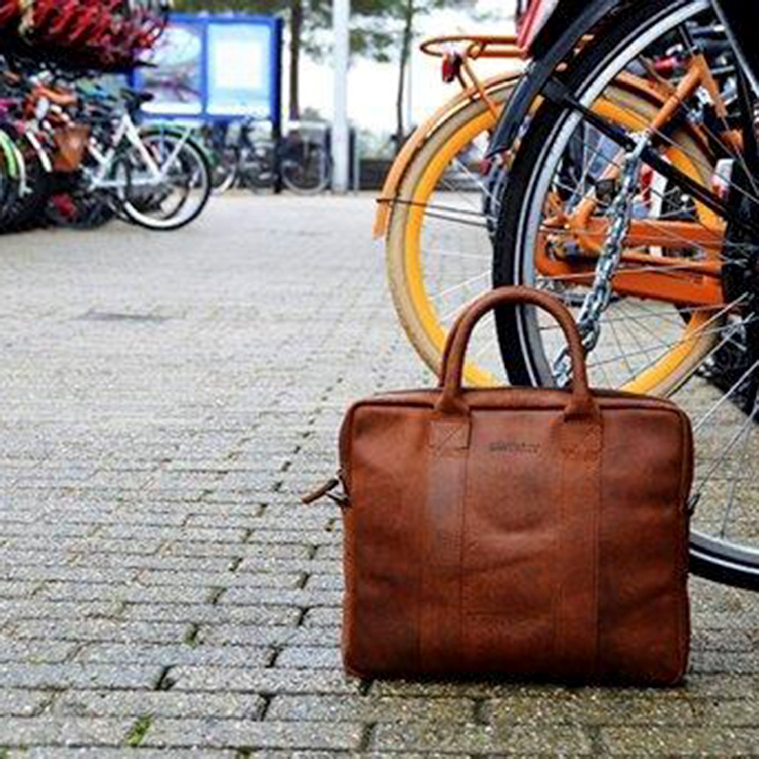 DSTRCT Limited Single Zip 14'' Laptoptas cognac