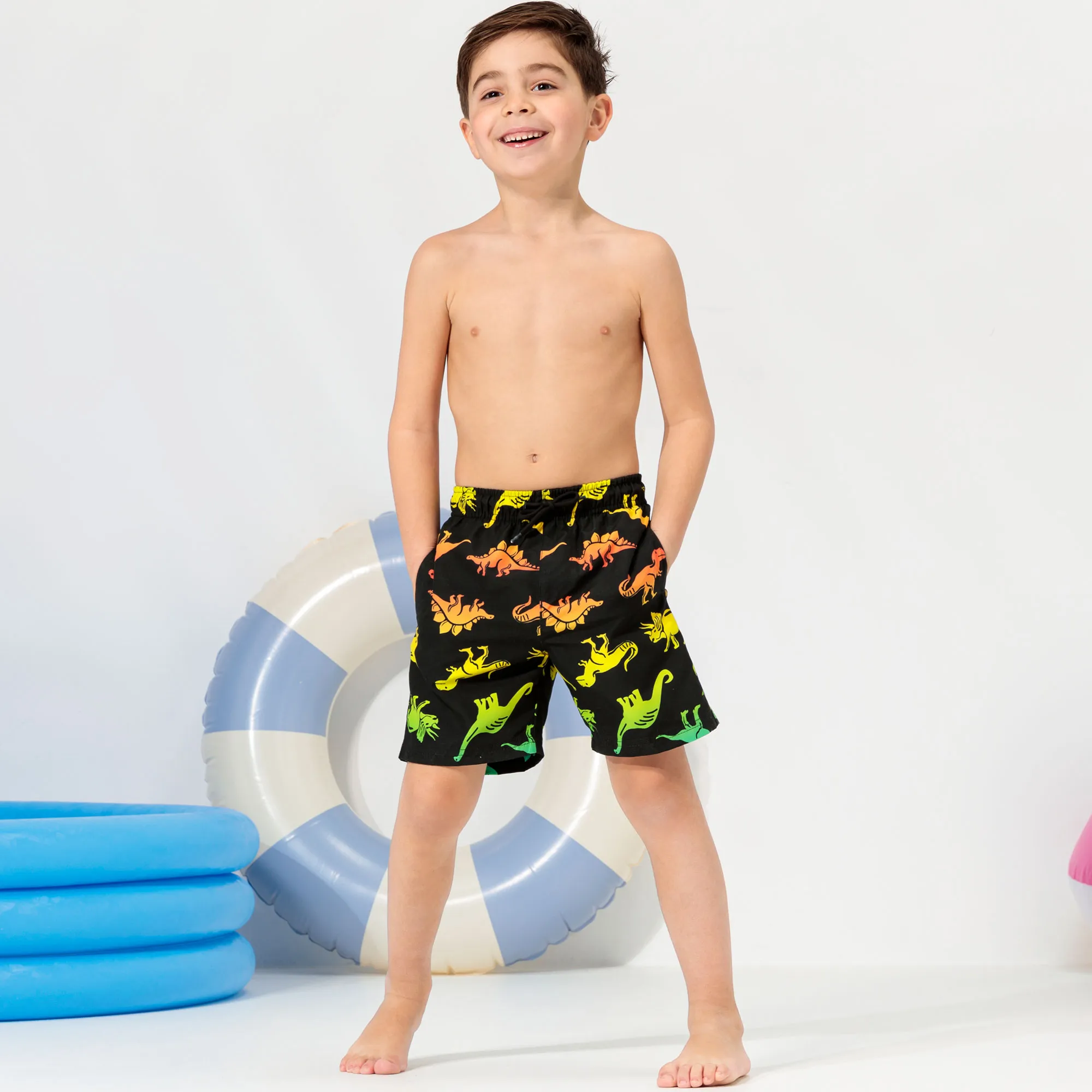 Jungen-Badeshorts mit Dino-Muster