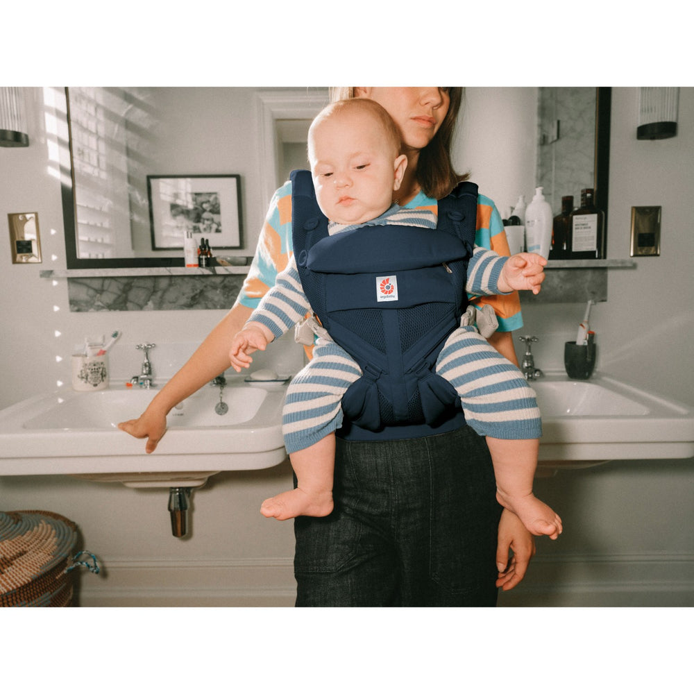 Køb Ergobaby Midnigth Blue Omni Classic