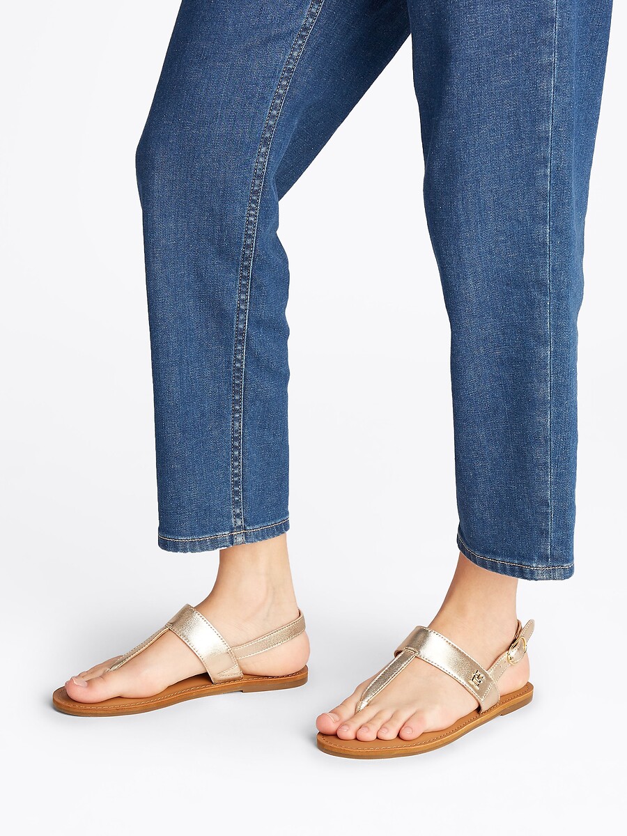 TOMMY HILFIGER<br>Sandálias rasteiras de couro com bico fino