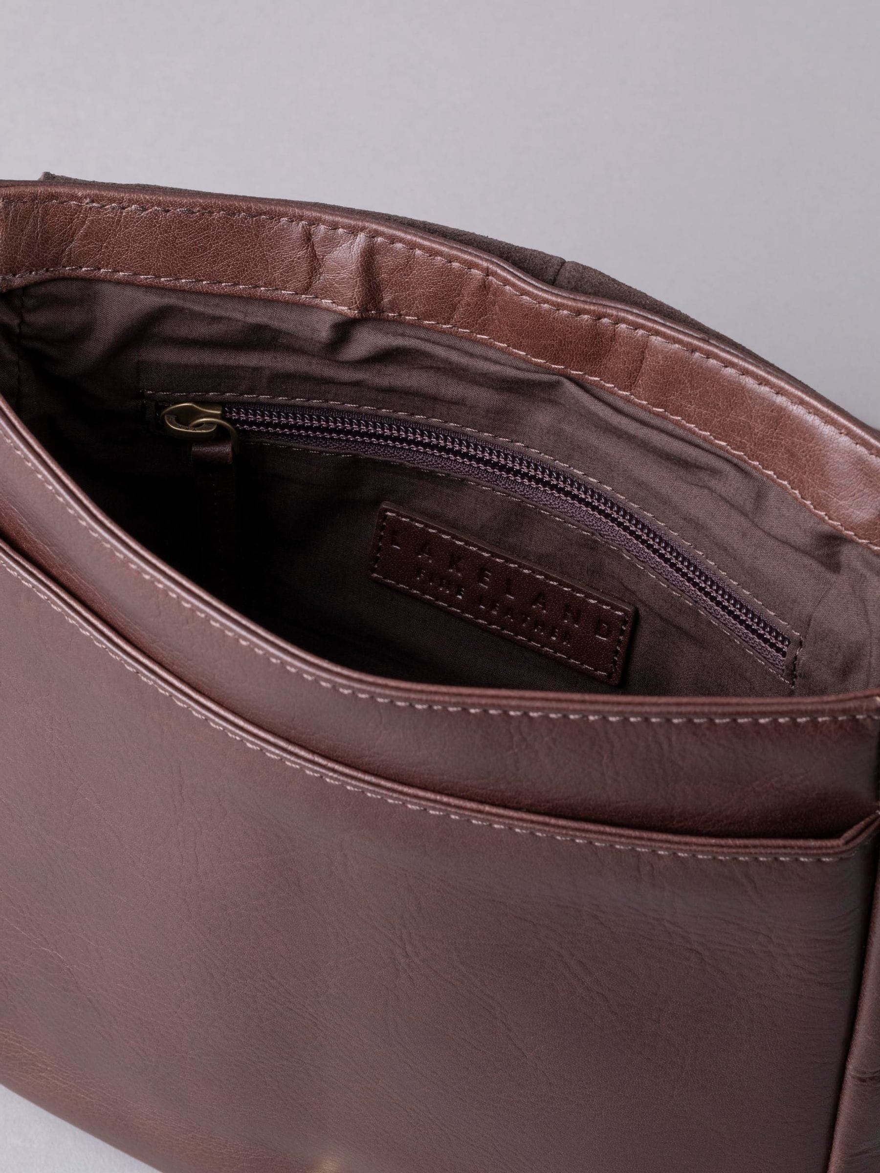 Bruin - Lakeland Leather Keswick messenger bag, medium