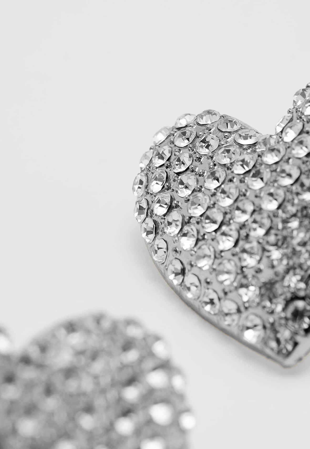 Brincos de coração com strass