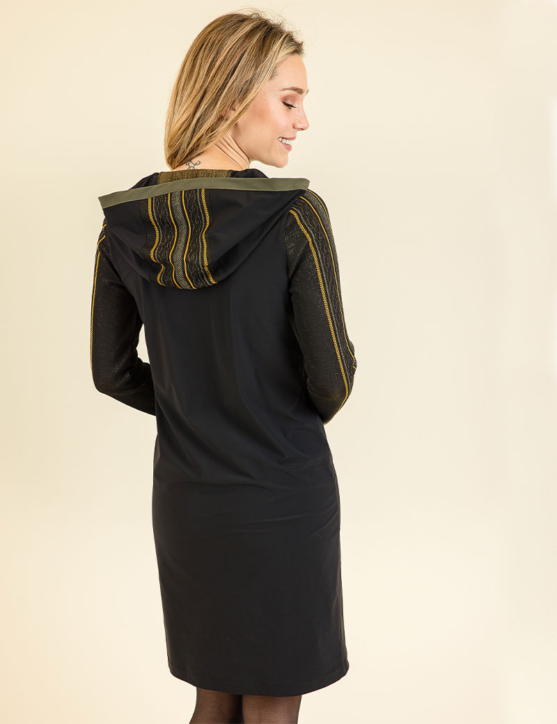 HBT GREEN PEAKS | TINA ROBE NOIR