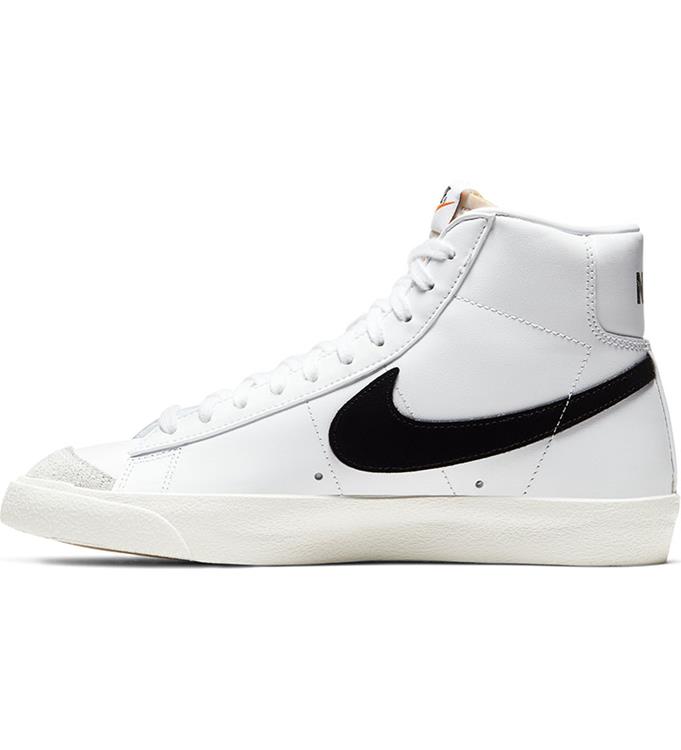Nike Women Blazer Mid 77 Sneakers